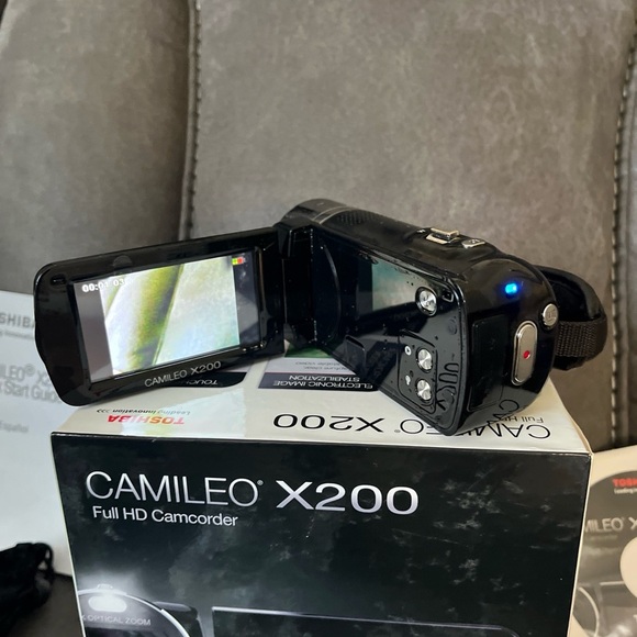 Toshiba Camcorder Camileo X200 Full HD Camera Video Recorder Tested!! - Picture 15 of 16